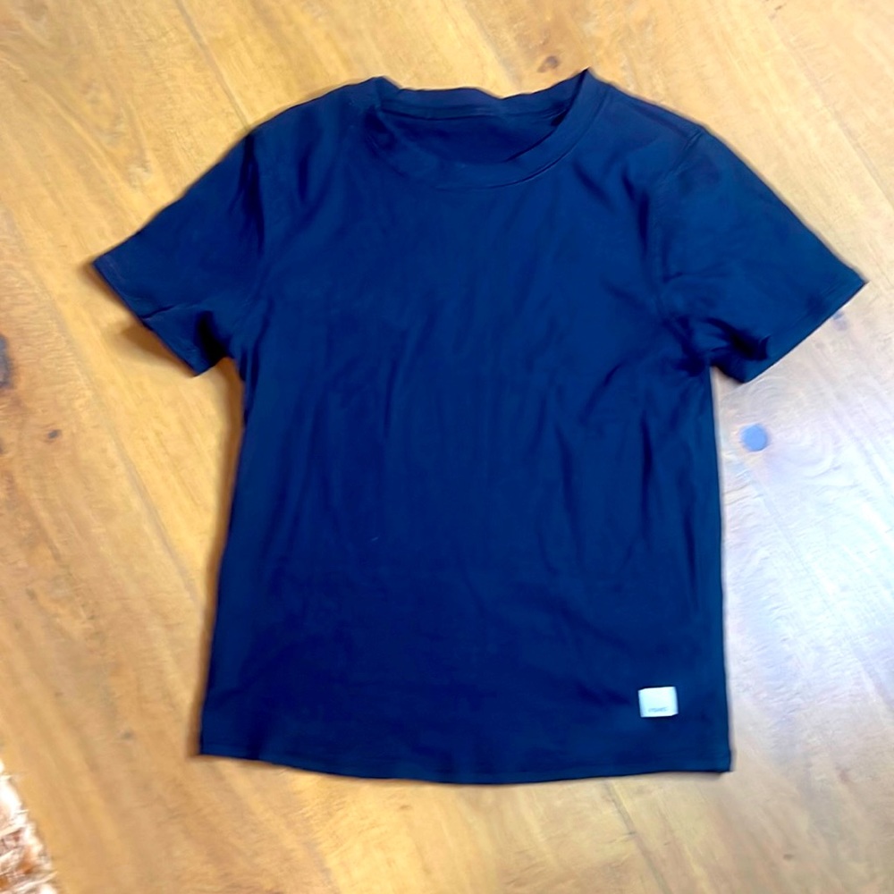 Black Vuori cropped t shirt